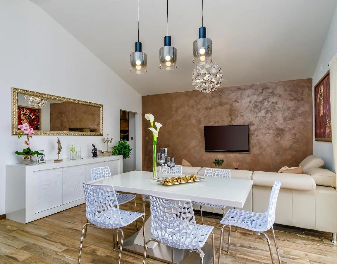 Sea Sparkle 2 Luxury Apartment Split